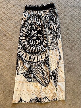 Black & Cream Graphic Maxi Skirt - Women